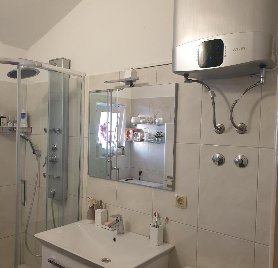 Apartmani Mlikotic Dugi Rat Phòng bức ảnh