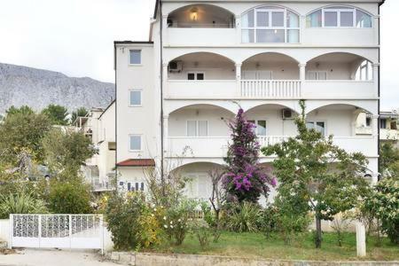 Apartmani Mlikotic Dugi Rat Ngoại thất bức ảnh